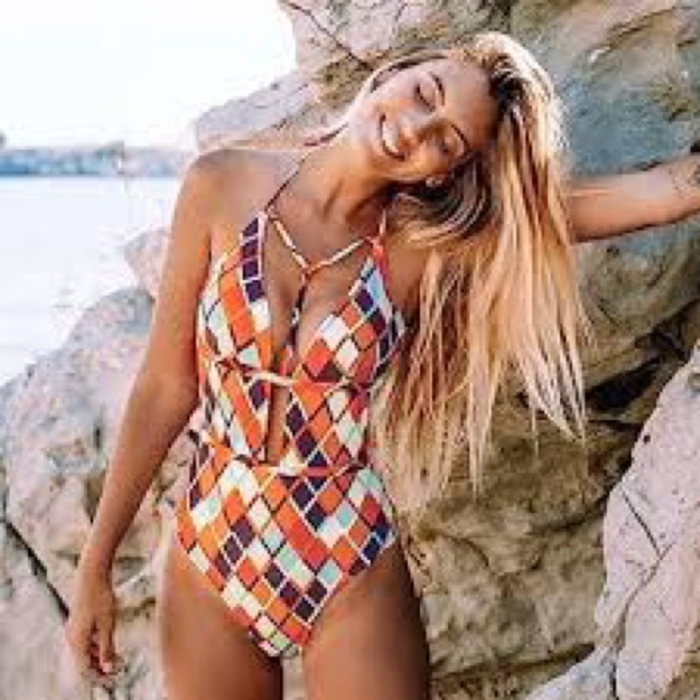 Geometric Print Plunging Neckline One-Piece Swimsuit